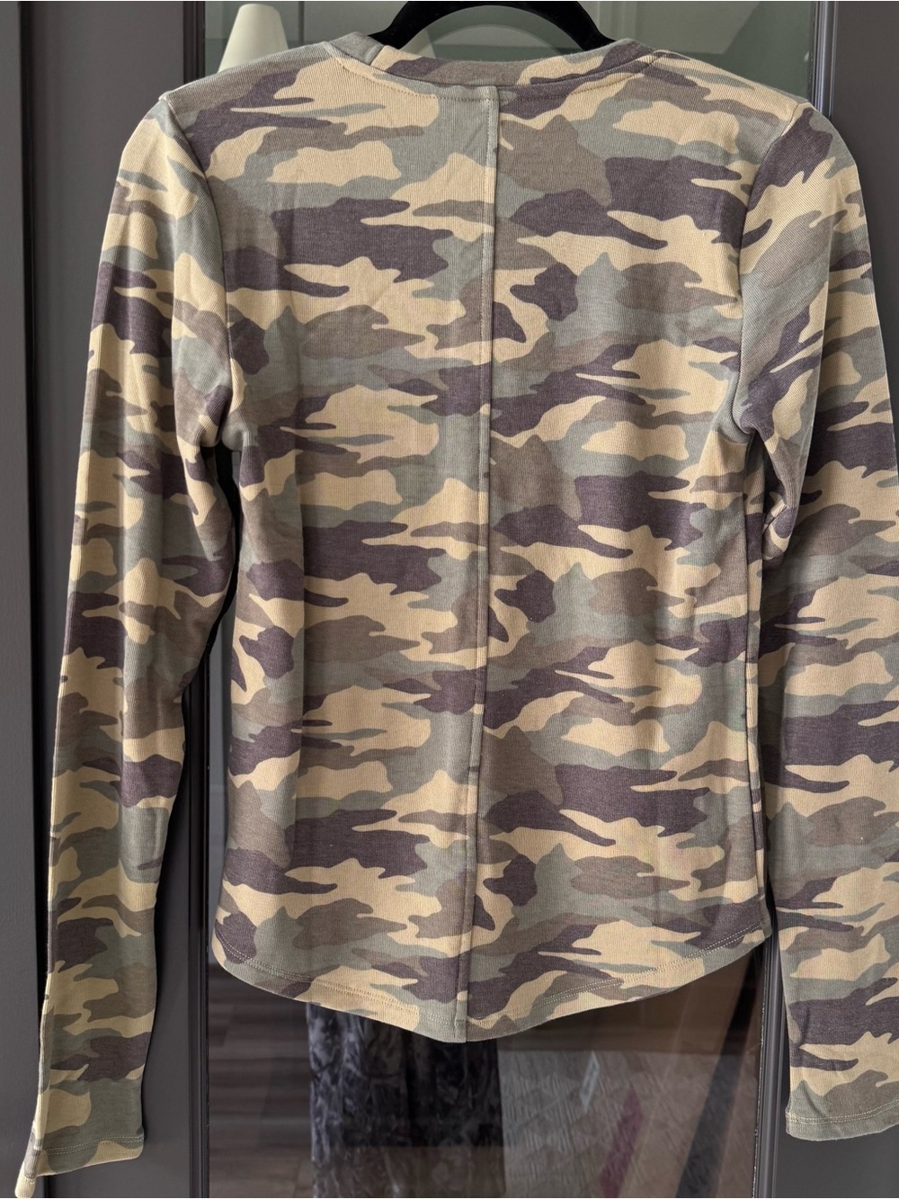 American Eagle Cozy Camo Long Sleeve Crewneck Cowboy - Picture 7 of 10